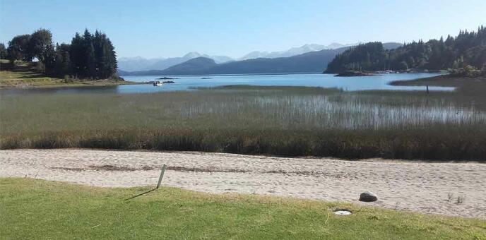 Hoyo 10 - Tee derecha