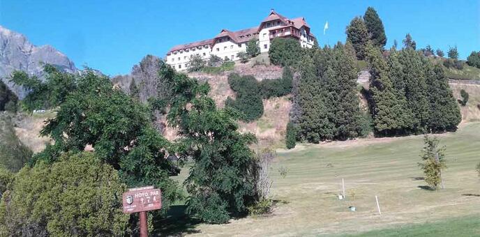 Hoyo 9 - Tee vista izquierda